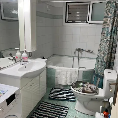 Mitrou 2 * Loutra Oraias Elenis