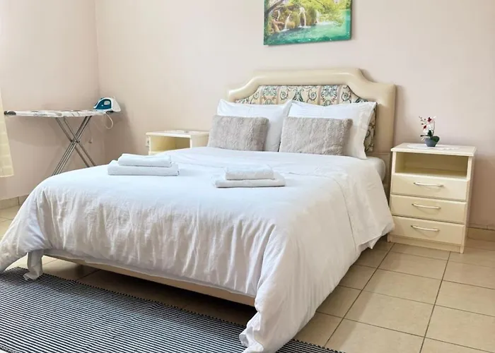 Mitrou 2 لوترا أوراياس إلينيس